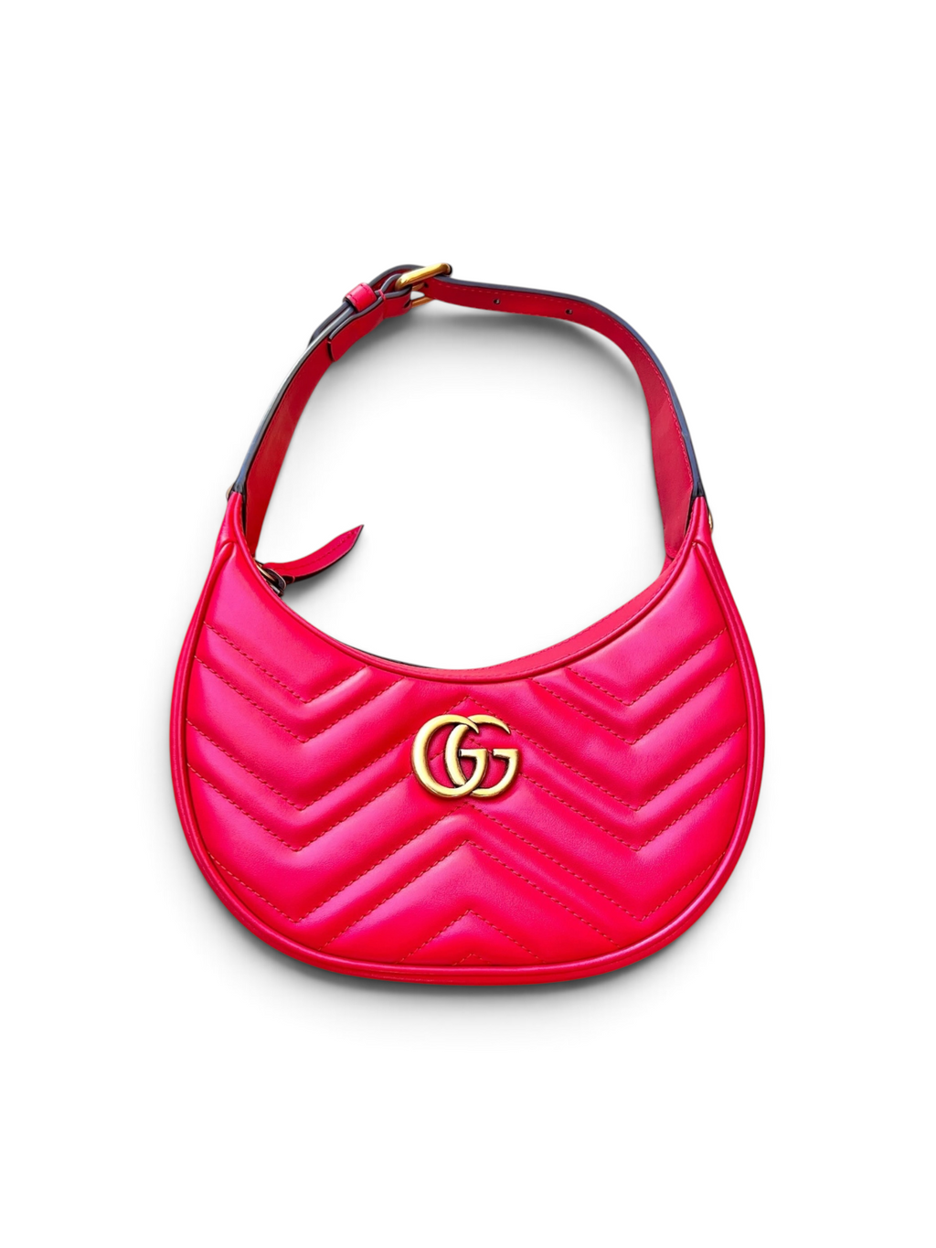 Borsa a spalla shapemilano GUCCI in pelle rossa matelassé chevron con logo dorato e silhouette a mezzaluna