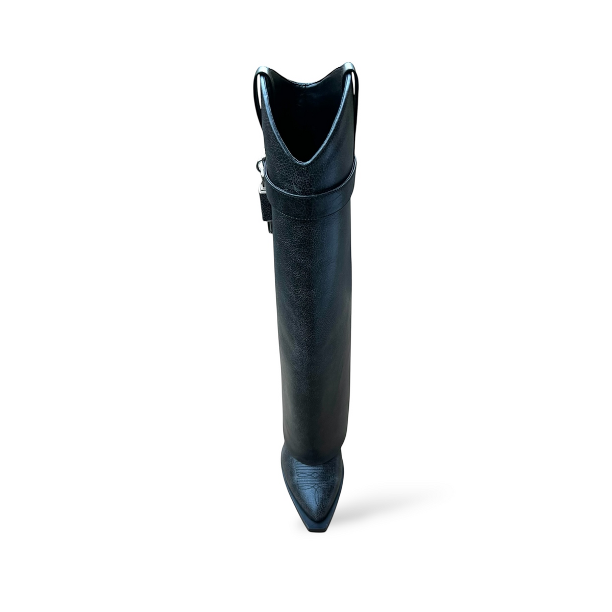 Stivali alti shapemilano Givenchy in pelle nera granulata con dettaglio lucchetto metallico e punta affusolata